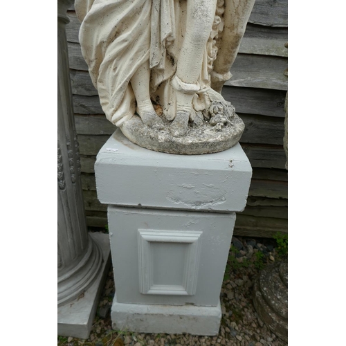 397 - Stone statue of lovers on pedestal - Approx height: 134cm