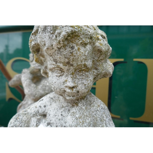420 - 4 stone cherub garden statues - Approx height: 60cm