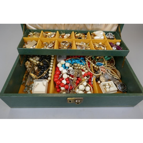 44 - Jewellery box & contents