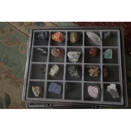 96 - Collection of minerals and reference books