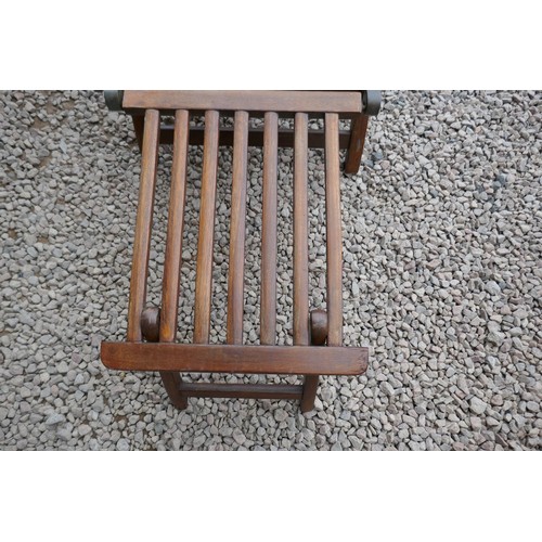 369 - Teak steamer chair