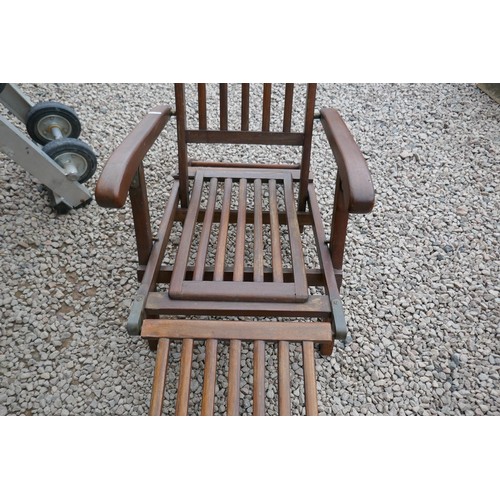 369 - Teak steamer chair