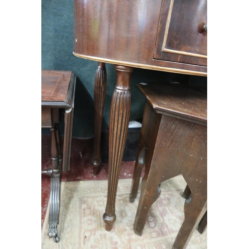 132 - Regency style kidney shaped mahogany dressing table - Approx size: W: 105cm D: 48cm H: 75cm