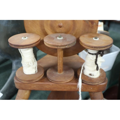 138 - Spinning wheel with accessories