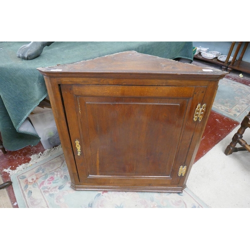 139 - Georgian oak corner cupboard