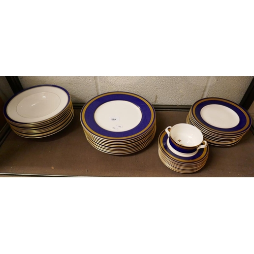 229 - Collection of Royal Worcester Hampton pattern plates etc