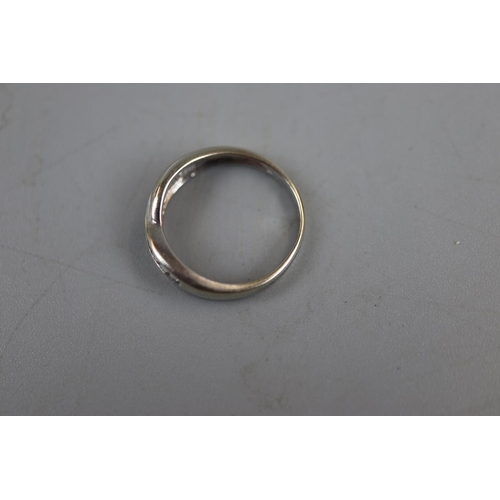 25 - White gold stone set ring - Approx size: M