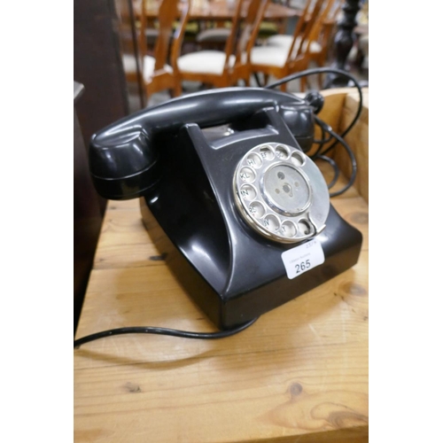 265 - Vintage Bakelite phone