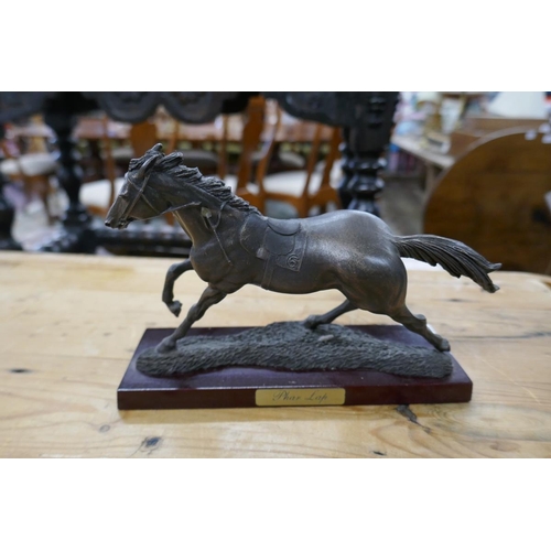 266 - Collection of racehorse figures