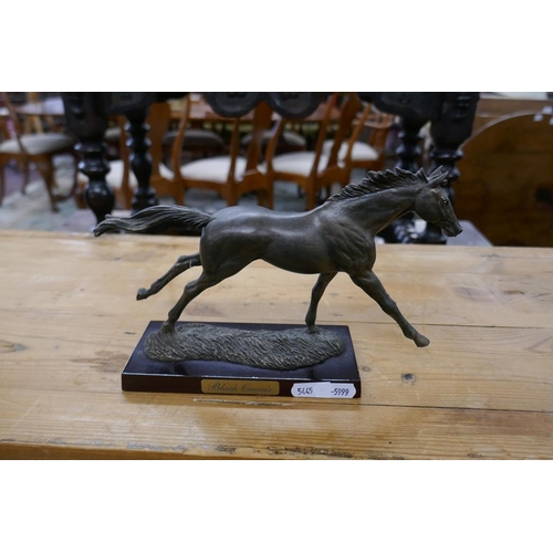 266 - Collection of racehorse figures