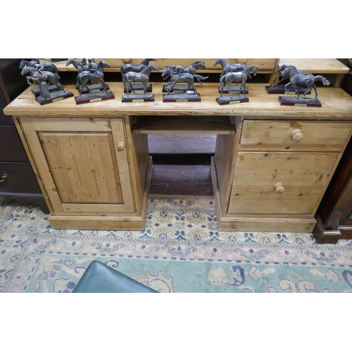 268 - Large pine desk - Approx size: W: 152cm D: 57cm H: 97cm