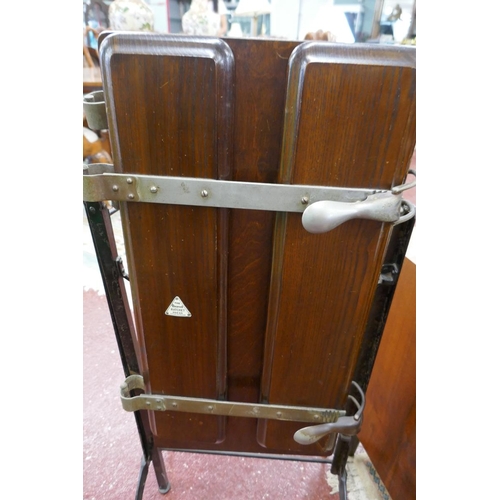 288 - Edwardian patent trouser press