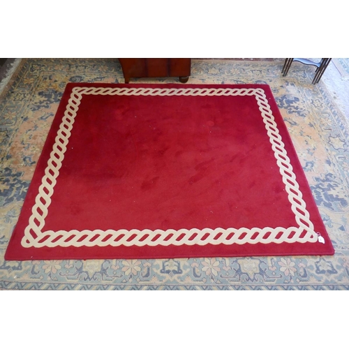 289 - Red patterned rug - Approx size: 224cm x 192cm