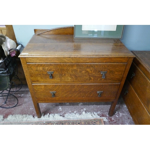 291 - Oak bedroom suite consisting of wardrobe, chest of drawers, dressing table