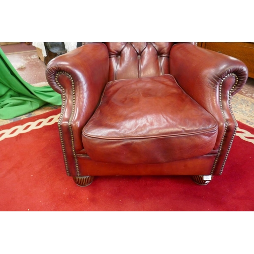 296 - Very comfy leather club armchair