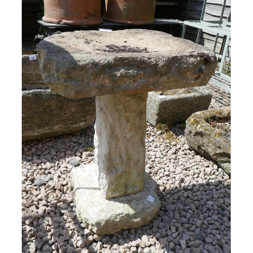 386 - Stone birdbath