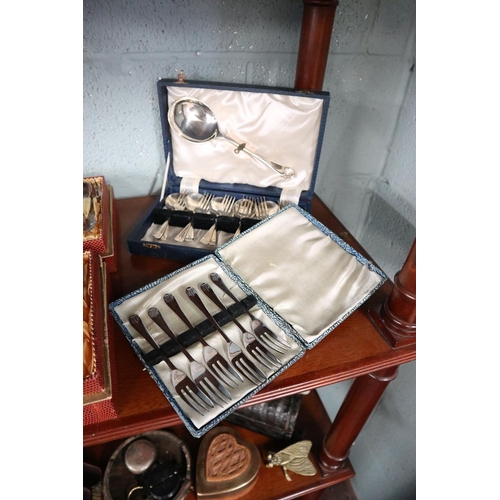 91 - Collection of silver plated items to include Mappin and Webb tea service