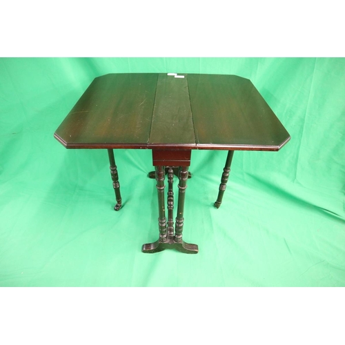 193 - Small Sutherland table