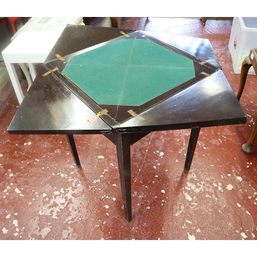 197 - Envelope card table