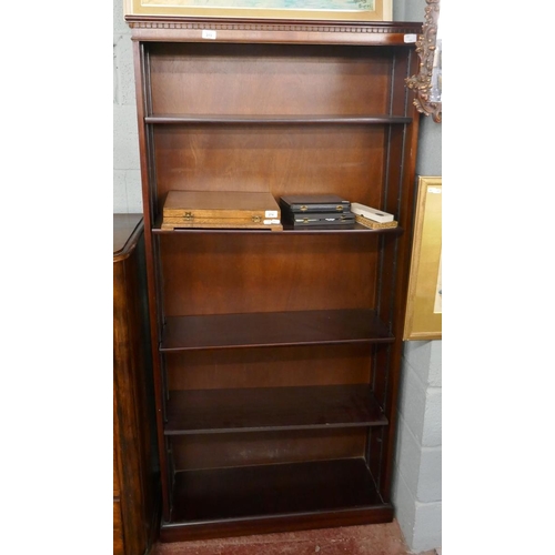 273 - Tall bookcase