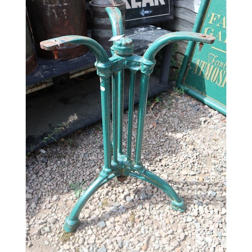 490 - Cast iron table base - Approx height: 70cm