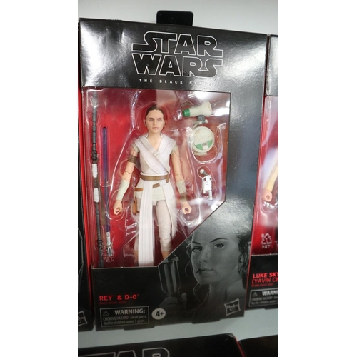 117 - 8 boxed Star-Wars figures