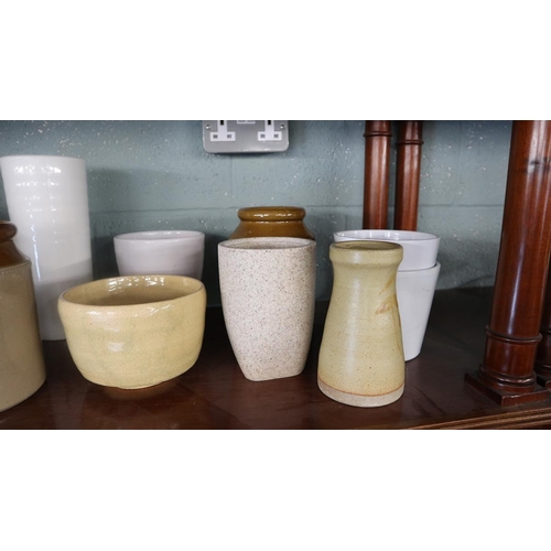 126 - Collection of earthenware pottery etc