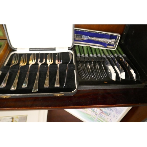 274 - Canteen of cutlery