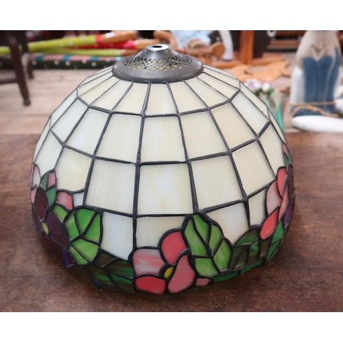 233 - Tiffany style light shade