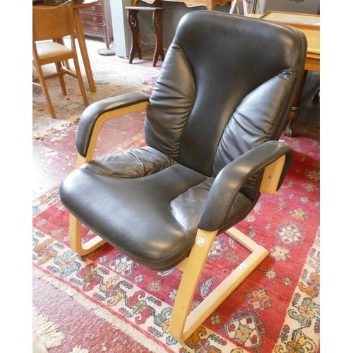 406 - Contemporary armchair