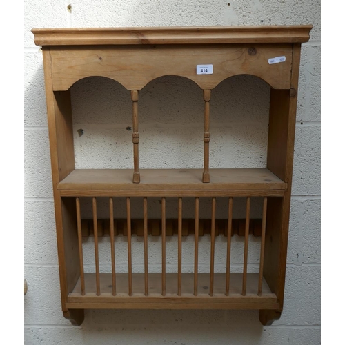 414 - Pine wall hanging plate rack