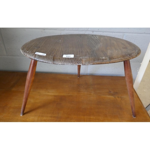 431 - Ercol pebble table