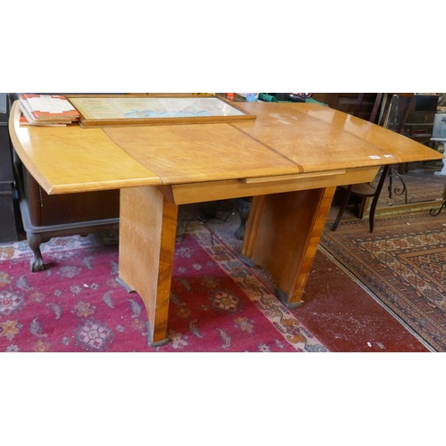 435 - Mid century birdseye maple draw-leaf table - Approx size: L: 150cm W: 75cm H: 78cm