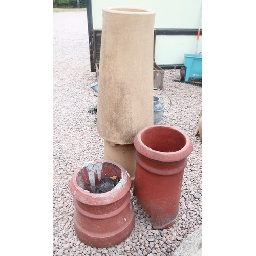 484 - 3 chimney pots