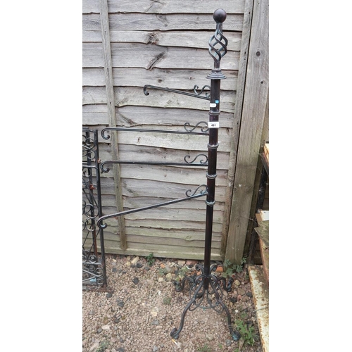 491 - Metal hanging basket stand