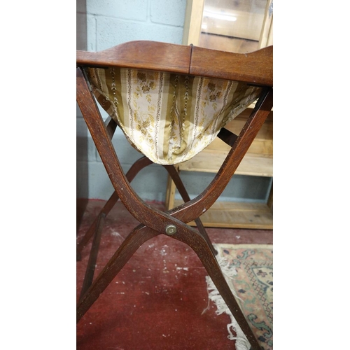 292 - Inlaid mahogany sewing table