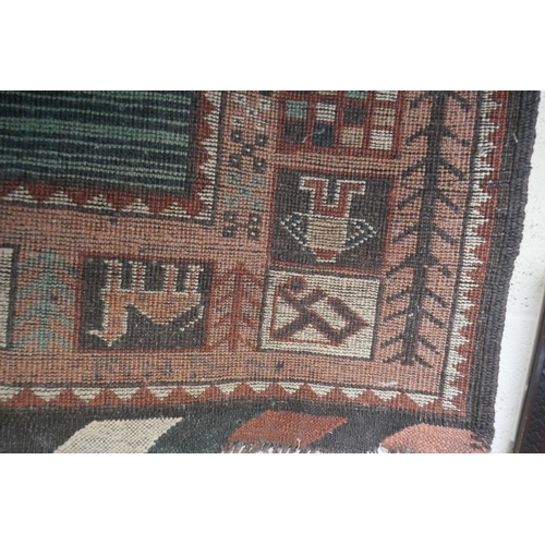 321 - Hand woven Egyptian rug - Approx size: 134cm x 106cm