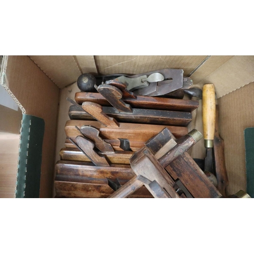 327 - Collection of carpentry tools