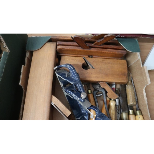 327 - Collection of carpentry tools