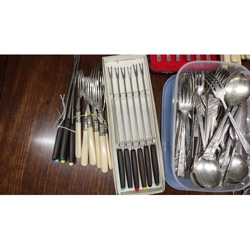 351 - Collection of flatware