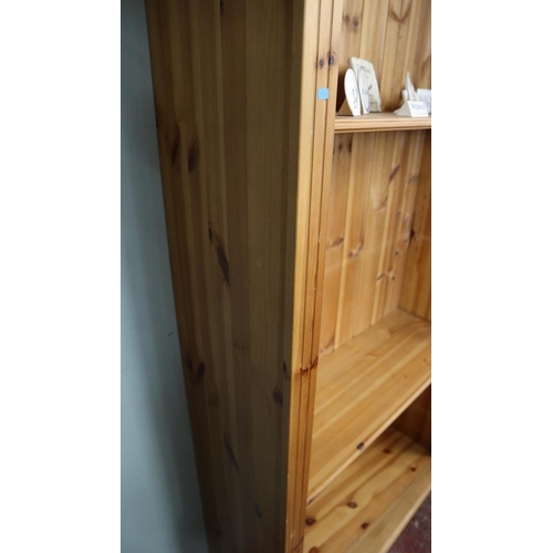 392 - Tall pine bookcase - Approx size: W: 86cm D: 30cm H: 178cm