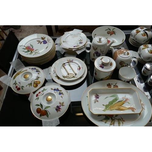 426 - Large collection of Royal Worcester Evesham pattern