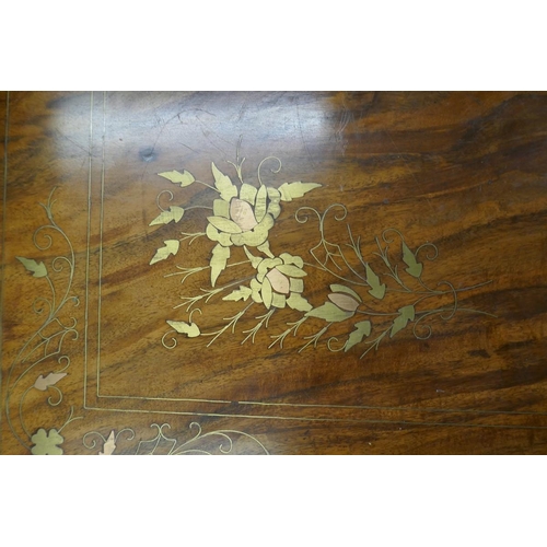 441 - Brass inlaid mahogany coffee table on cabriole legs - Approx size: L: 122cm W: 55cm H: 47cm together... 