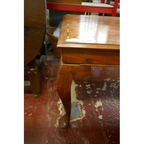 441 - Brass inlaid mahogany coffee table on cabriole legs - Approx size: L: 122cm W: 55cm H: 47cm together... 