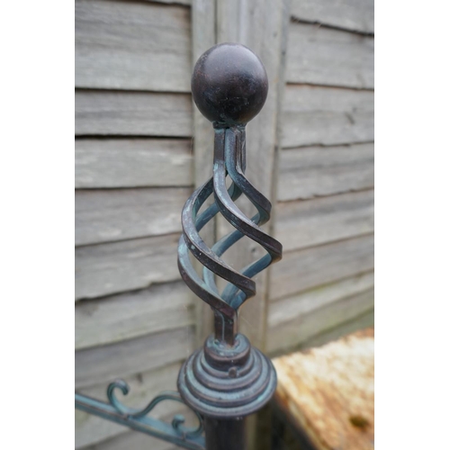 491 - Metal hanging basket stand