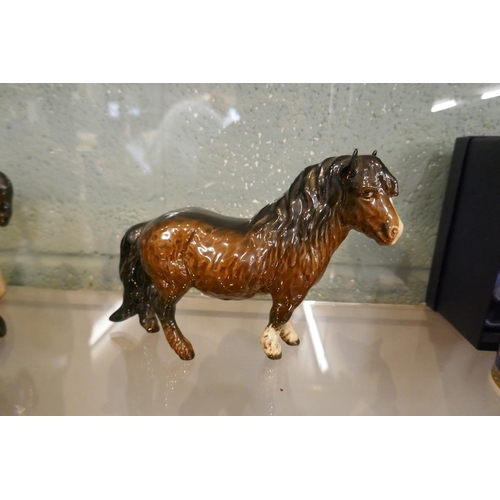 125 - 4 Beswick horses