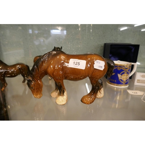 125 - 4 Beswick horses