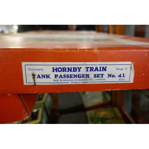 139 - Hornby O gauge tin plate train set in original box