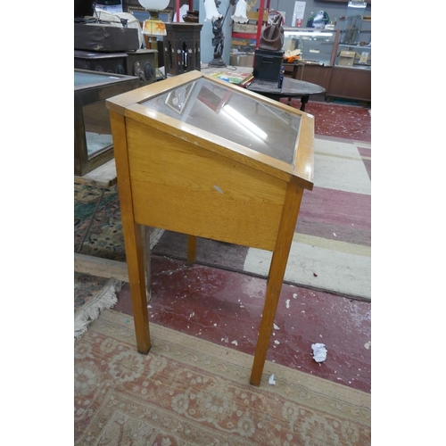 181 - Oak display cabinet on legs - Size approx: W: 64cm D: 48cm H: 92cm