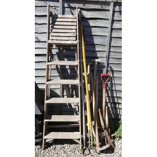 407 - Collection of garden tools and a stepladder 